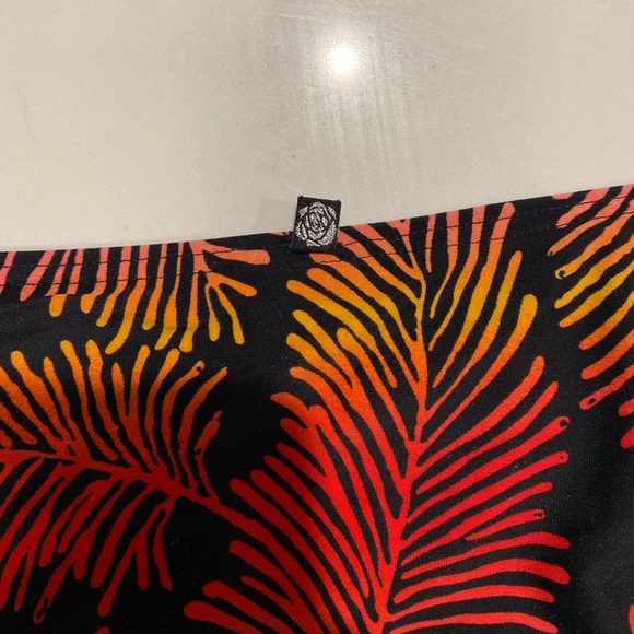 LA VIE EN ROSE BIKINI BOTTOMS - Picture 3 of 5